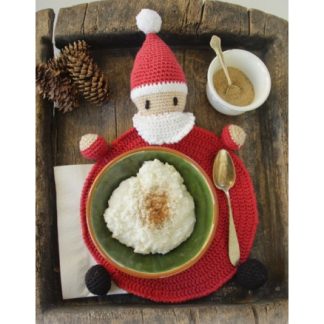 Brunch with Santa by DROPS Design - Dækkeserviet Hækleopskrift 22 cm - 22 cm