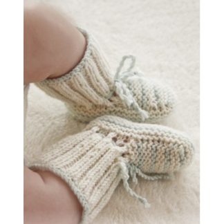 First Impression Booties by DROPS Design - Baby Tøfler Strikkeopskrift - 3/4 år