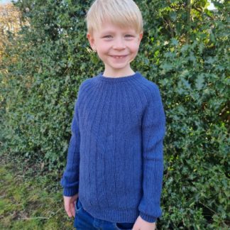 Sevenone Sweater Junior af Knit by Nees - Garnpakke til Sevenone Sweat - 12 år