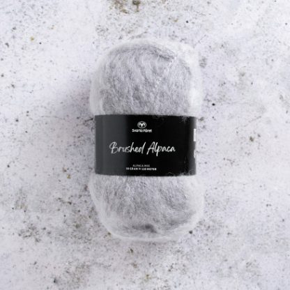 Svarta Fåret Brushed Alpaca Garn 02 Grå